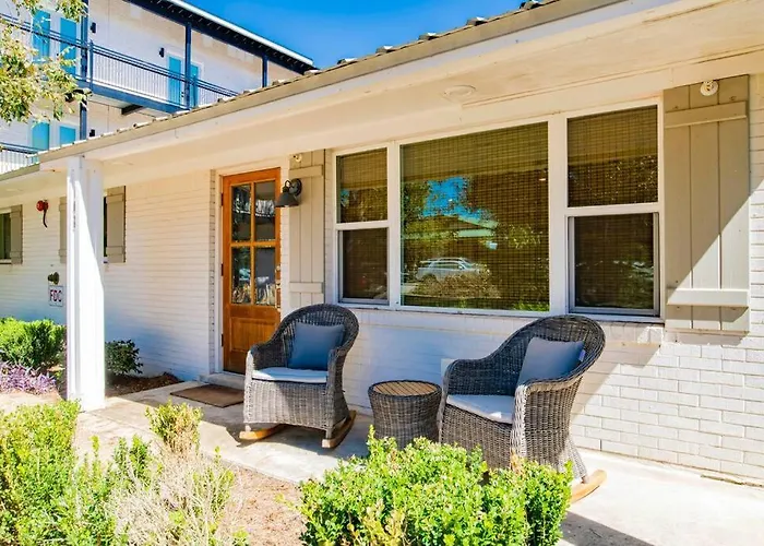 Downtown Fairhope Cottage